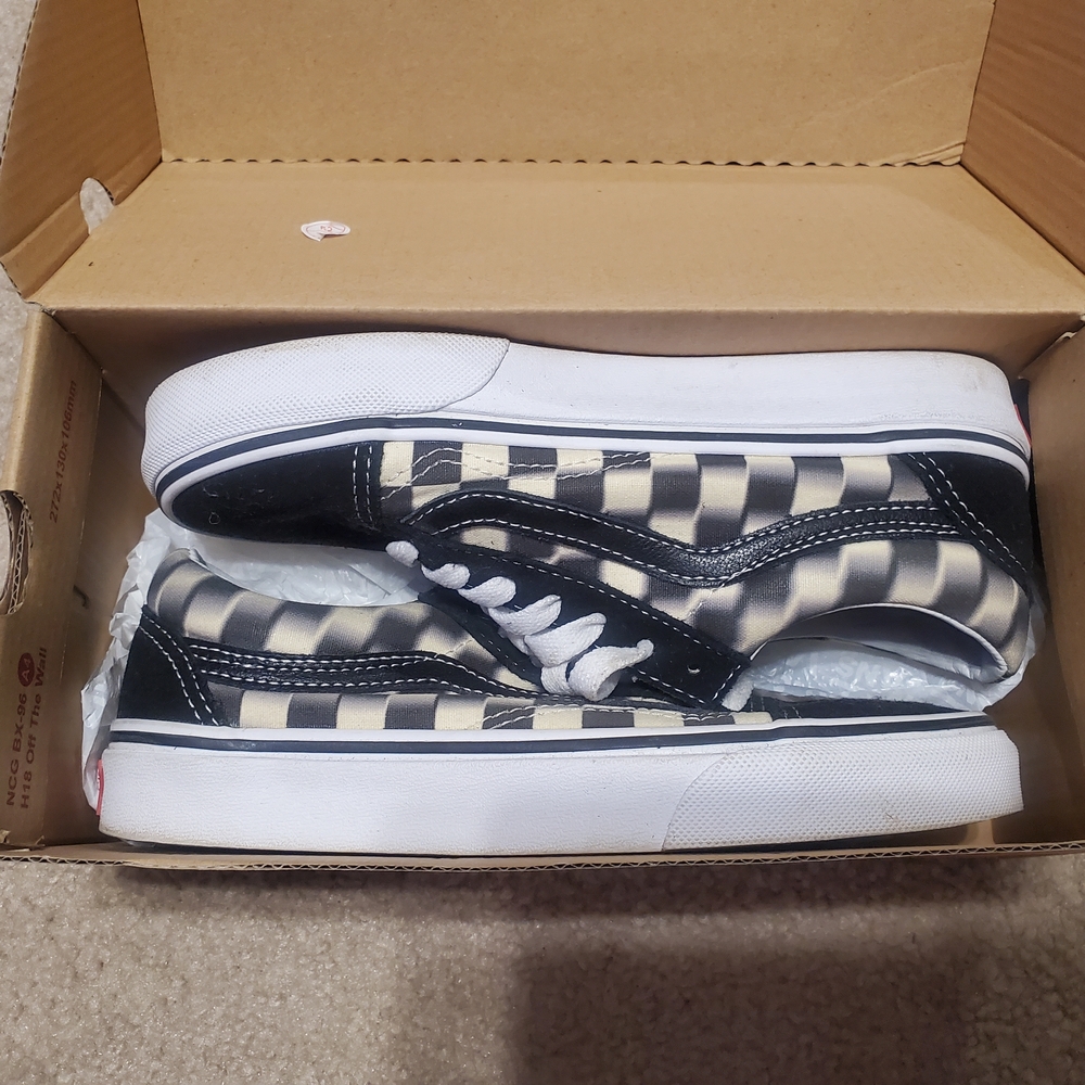 VANS Black and White Blurred Checkered Shoes Size 5.5W 4M